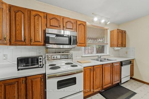Photo 21 at 8 Underhill Drive, Donalda, Toronto