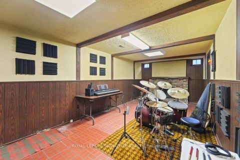 Photo 36 at 8 Underhill Drive, Donalda, Toronto