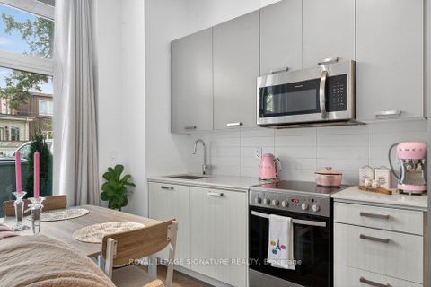 Photo 10 at 109 - 2301 Danforth Avenue, Danforth, Toronto