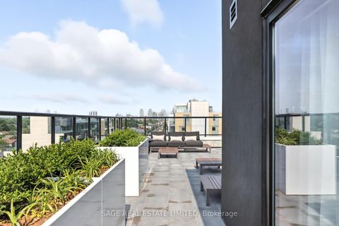 Photo 13 at 206 - 863 St Clair Avenue W, Wychwood, Toronto