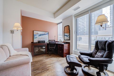 Photo 6 at 623 - 900 Mount Pleasant Road, Mount Pleasant West, Toronto
