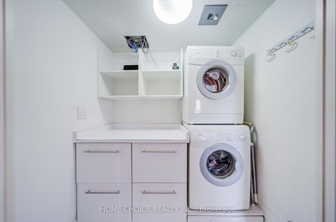 Photo 8 at 623 - 900 Mount Pleasant Road, Mount Pleasant West, Toronto