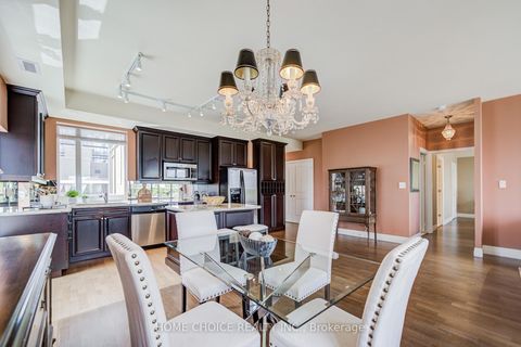 Photo 20 at 623 - 900 Mount Pleasant Road, Mount Pleasant West, Toronto
