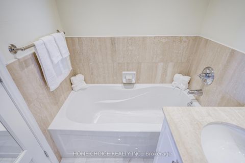 Photo 31 at 623 - 900 Mount Pleasant Road, Mount Pleasant West, Toronto