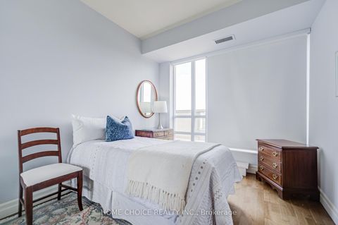 Photo 33 at 623 - 900 Mount Pleasant Road, Mount Pleasant West, Toronto