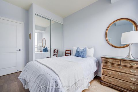 Photo 34 at 623 - 900 Mount Pleasant Road, Mount Pleasant West, Toronto