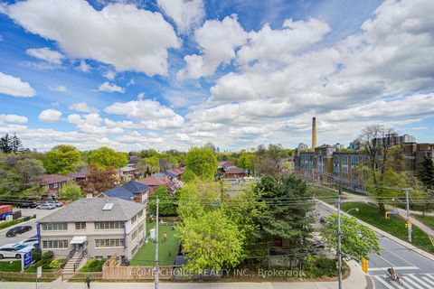 Photo 39 at 623 - 900 Mount Pleasant Road, Mount Pleasant West, Toronto