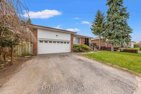Photo 2 at 7 Briarbluff Avenue, West Hill, Toronto