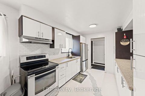 Photo 7 at 7 Briarbluff Avenue, West Hill, Toronto