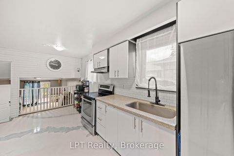 Photo 22 at 7 Briarbluff Avenue, West Hill, Toronto