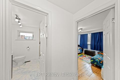 Photo 33 at 7 Briarbluff Avenue, West Hill, Toronto