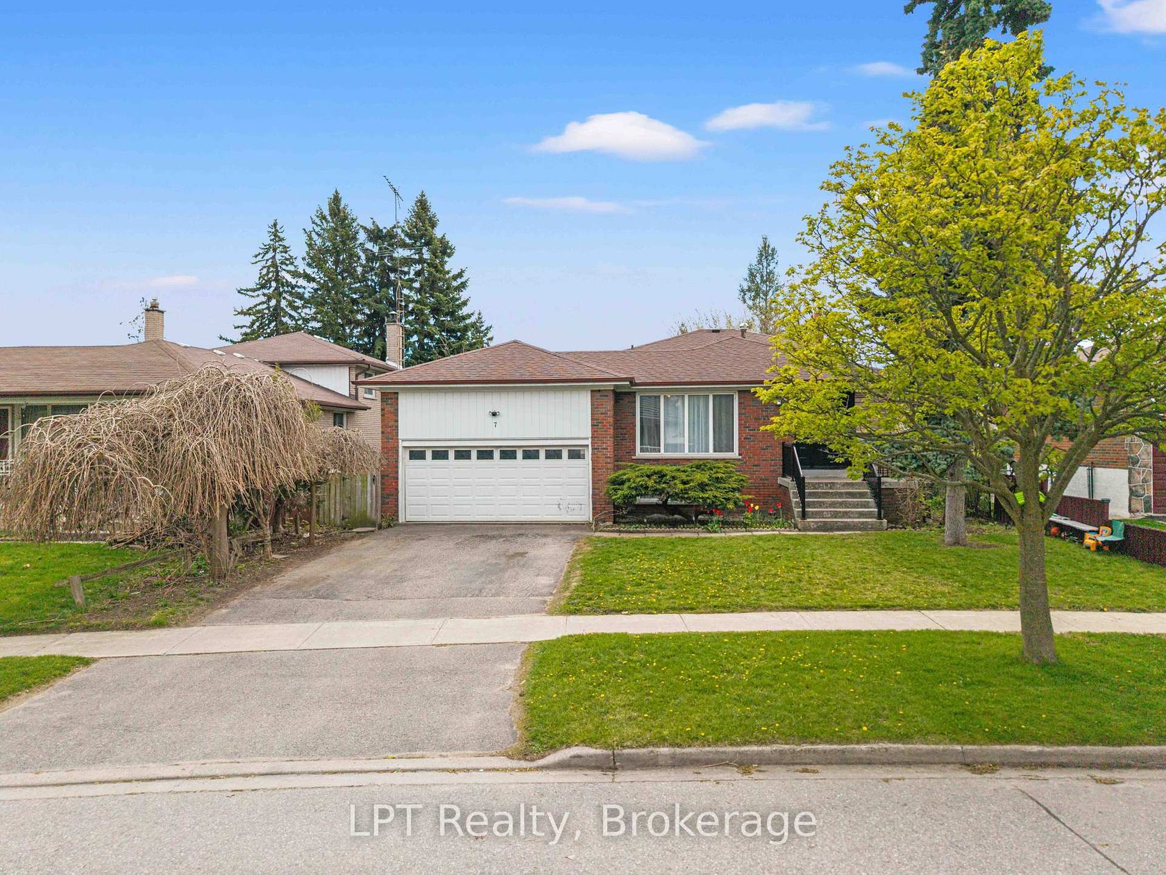 7 Briarbluff Avenue, West Hill, Toronto 