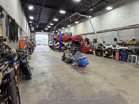 Photo 1 at 24 - 5732 Highway 7 Road, West Woodbridge, Vaughan
