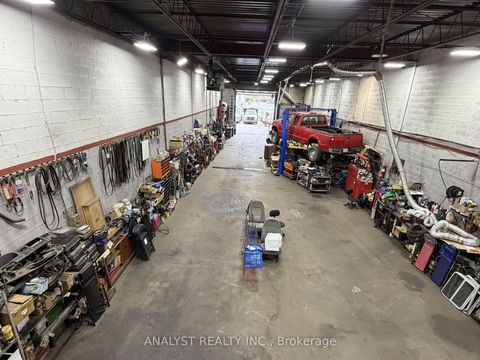 Photo 2 at 24 - 5732 Highway 7 Road, West Woodbridge, Vaughan