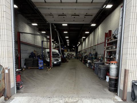 Photo 5 at 24 - 5732 Highway 7 Road, West Woodbridge, Vaughan