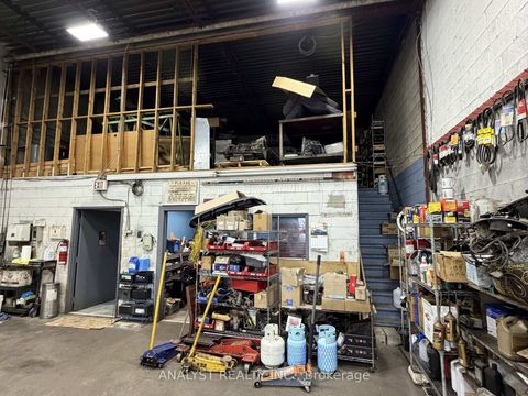 Photo 9 at 24 - 5732 Highway 7 Road, West Woodbridge, Vaughan