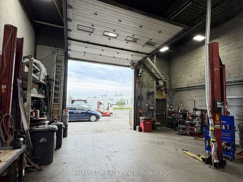 Photo 14 at 24 - 5732 Highway 7 Road, West Woodbridge, Vaughan