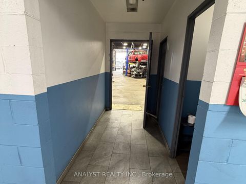 Photo 16 at 24 - 5732 Highway 7 Road, West Woodbridge, Vaughan