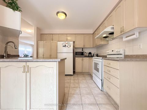 Photo 9 at 77 Bassett Avenue, Langstaff, Richmond Hill