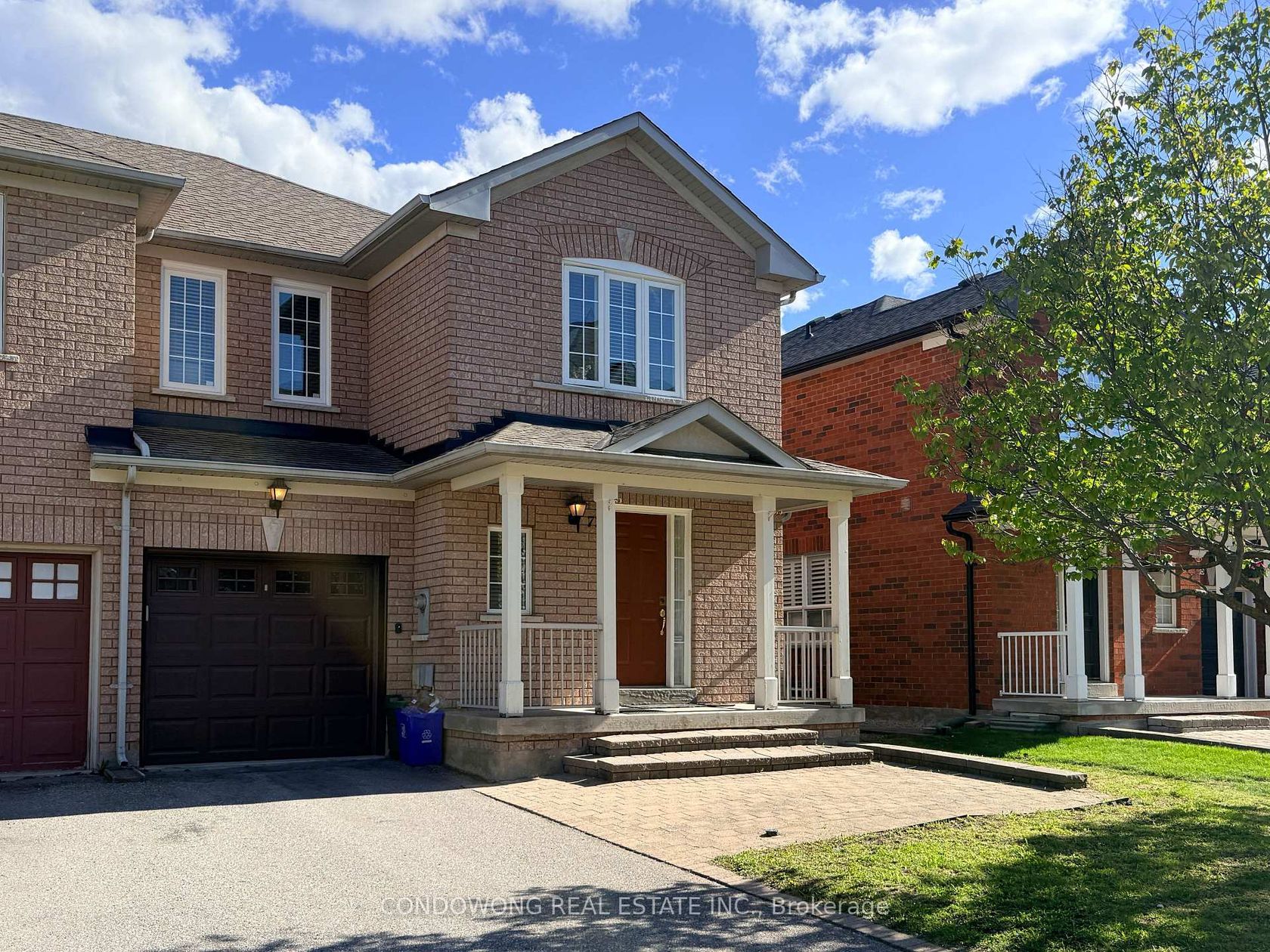 77 Bassett Avenue, Langstaff, Richmond Hill photo number 2