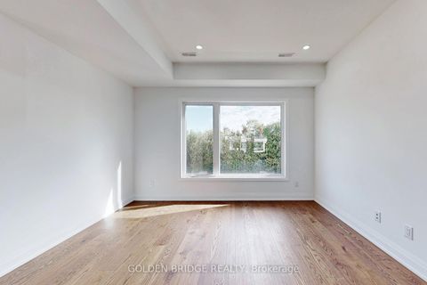 Photo 8 at 21 Persica Street, Oak Ridges, Richmond Hill