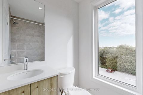 Photo 14 at 21 Persica Street, Oak Ridges, Richmond Hill
