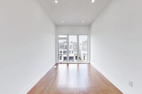 Photo 17 at 21 Persica Street, Oak Ridges, Richmond Hill