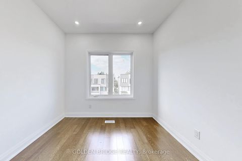 Photo 20 at 21 Persica Street, Oak Ridges, Richmond Hill