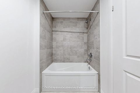 Photo 23 at 21 Persica Street, Oak Ridges, Richmond Hill