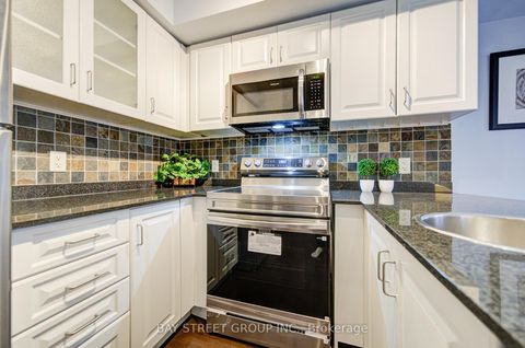 Photo 6 at 333 - 30 Western Battery Road, Niagara, Toronto