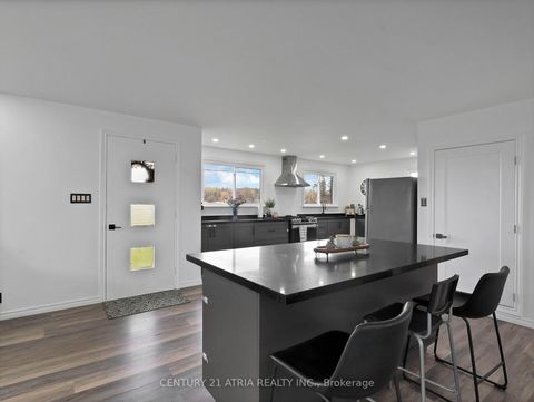 Photo 10 at 6552 Yonge Street, Rural Innisfil, Innisfil