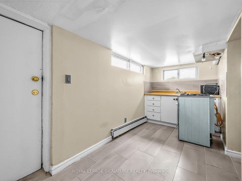Photo 11 at 1157 Roselawn Avenue, Belgravia, Toronto