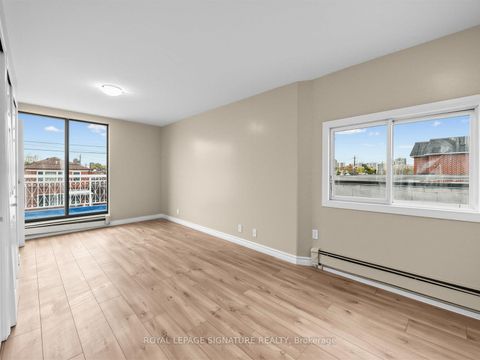 Photo 19 at 1157 Roselawn Avenue, Belgravia, Toronto
