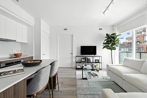 Photo 15 at 301 - 863 St Clair Avenue W, Wychwood, Toronto