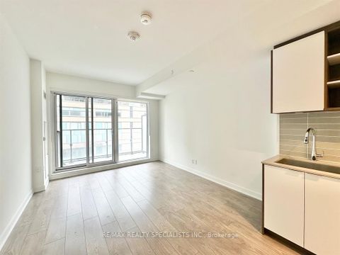 Photo 3 at 502 - 543 Richmond Street W, Waterfront Communities C1, Toronto
