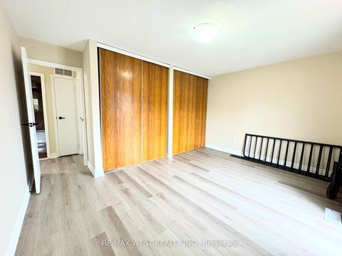 Photo 16 at 26 Brownridge Crescent, Clairville, Toronto