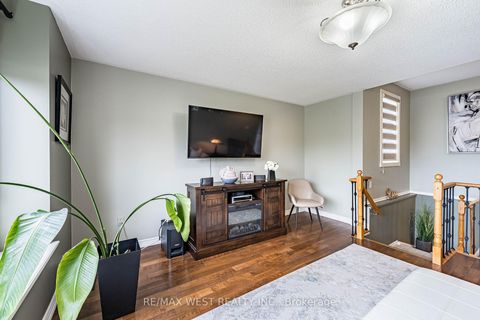 Photo 18 at 5 Moir Crescent, Painswick North, Barrie