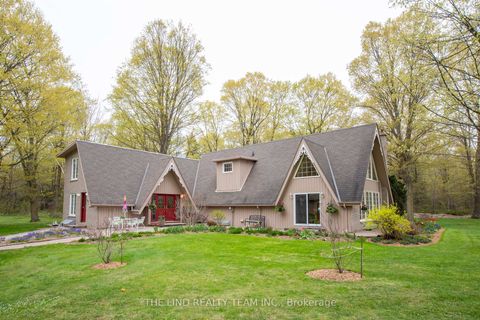 Photo 1 at 100 Bridle Path, Rural East Gwillimbury, East Gwillimbury