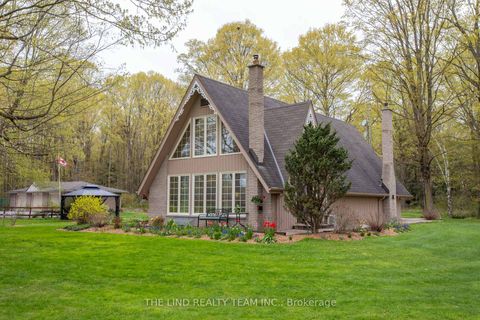 Photo 3 at 100 Bridle Path, Rural East Gwillimbury, East Gwillimbury