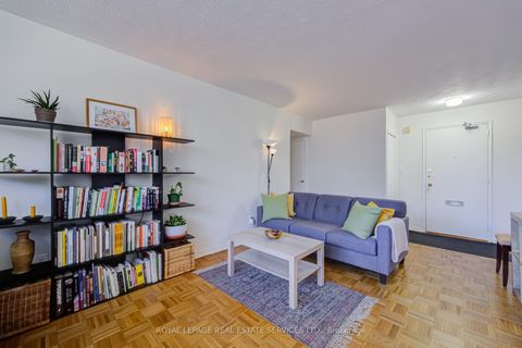 Photo 5 at 303 - 100 Coe Hill Drive, Swansea, Toronto