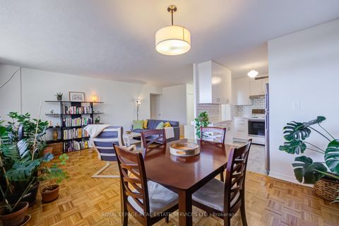 Photo 9 at 303 - 100 Coe Hill Drive, Swansea, Toronto