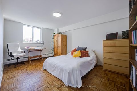 Photo 14 at 303 - 100 Coe Hill Drive, Swansea, Toronto