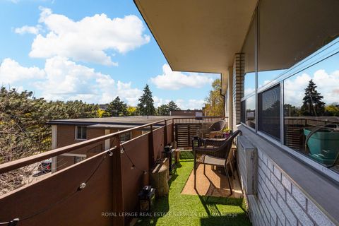 Photo 18 at 303 - 100 Coe Hill Drive, Swansea, Toronto