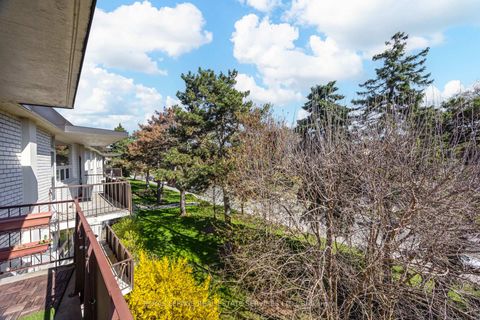 Photo 20 at 303 - 100 Coe Hill Drive, Swansea, Toronto