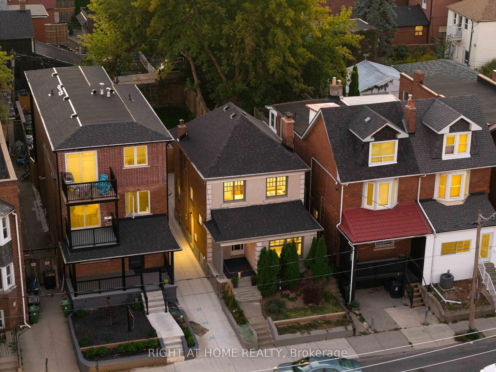 1642 Dufferin Street, Davenport, Toronto photo 3
