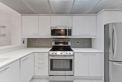 Photo 6 at 206 - 18 Hollywood Avenue, Willowdale East, Toronto
