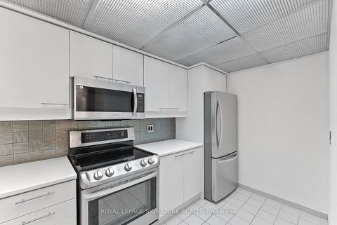 Photo 7 at 206 - 18 Hollywood Avenue, Willowdale East, Toronto