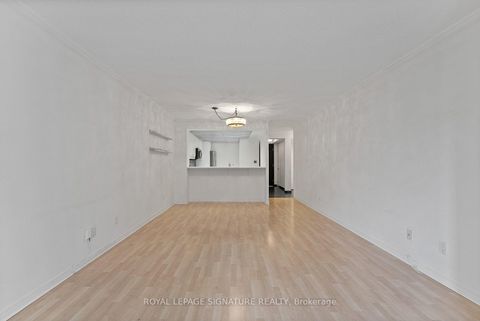 Photo 10 at 206 - 18 Hollywood Avenue, Willowdale East, Toronto