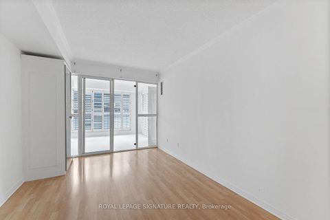 Photo 15 at 206 - 18 Hollywood Avenue, Willowdale East, Toronto