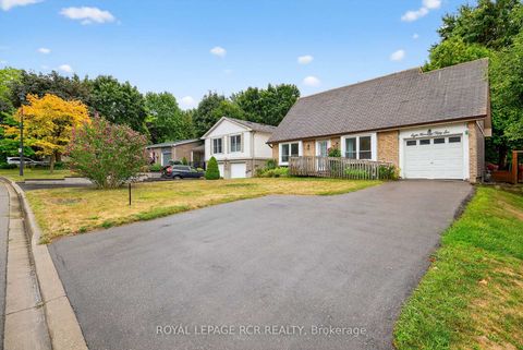 Photo 1 at 856 Magnolia Avenue, Leslie Valley, Newmarket